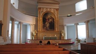 元老院広場の階段を上ってきたところにあります