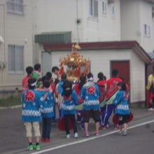 前日の子供神輿の巡行風景の一例