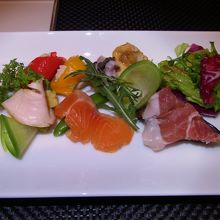 ランチコースの前菜盛り