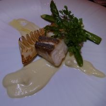 ランチコースの魚(スズキ)ハーフ