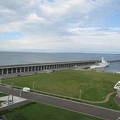 北防波堤ドームが見えて、稚内港に歩ける目立つホテル、朝食は５時から