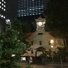 2階テラスからの札幌市時計台の夜景