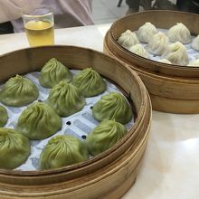 小籠包2種。