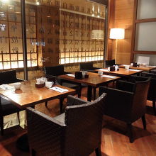 店内はこんな感じでした。(翌朝の様子）