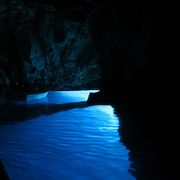 イタリア　カプリ島の青の洞窟よりお勧め