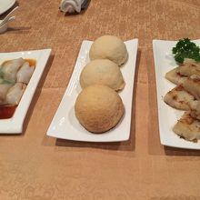 真ん中がメロンパン　必須？でも好みはわかれる一品