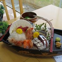 夕食の時に出て来た船盛（2人前）