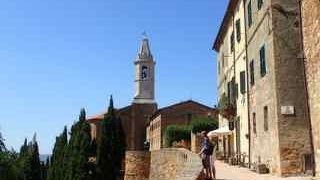 オルチャ渓谷を見渡せます