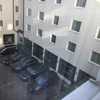 コートヤードビュー。駐車場でした。