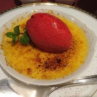 クリームブリュレとフランボワーズソルベ