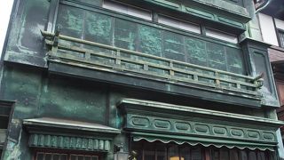 和洋混合の看板建築