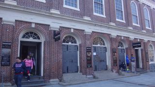 マーケットと広場の合体