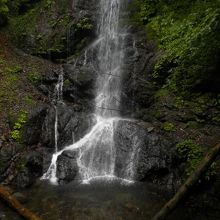 留春の滝