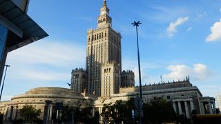 圧倒される建物