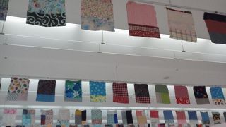 ショッピングや食事に。