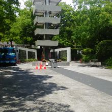 原爆ドームの南側にあります