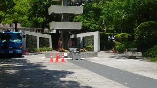 多くの千羽鶴がささげられていました