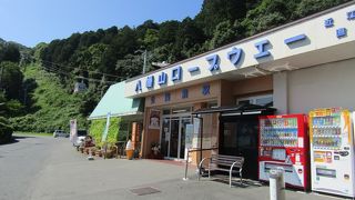 琵琶湖と街並が見渡せる