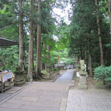 ７お堂から入口方面