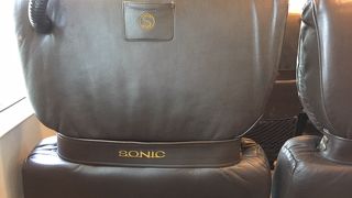 シートがゆったりした特急