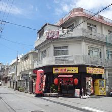 住宅街にある店