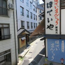 メインストリートにあるのですぐ分かります。