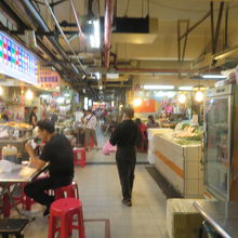 食事が出来るお店もあります