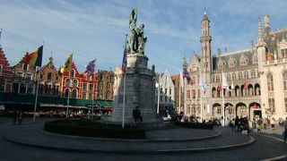 鐘楼のある広場