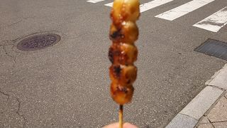 高山名物の一つのみたらし団子