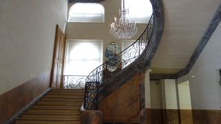 スタニスラス広場の一角にある美術館、いろんな展示があって広々。