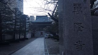 落ち着く町のお寺