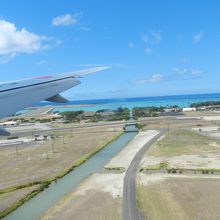 ほぼ定刻にホノルル空港に着陸