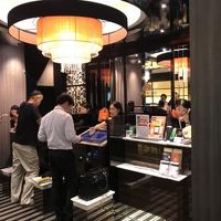 フロント、新しい機器過ぎて逆に時間がかかります。