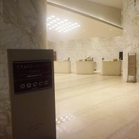 ウエストタワー側のフロント