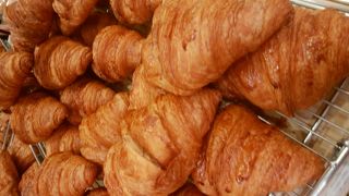 東京駅の構内にあるカフェ付きのパン屋