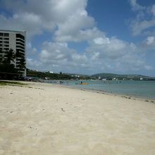 アルパン・ビーチタワー付近