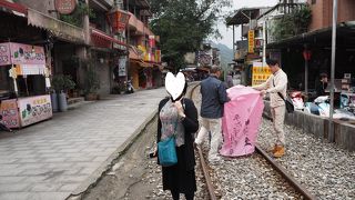 商店街がすぐそこに～～平渓線