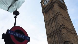 ロンドンの観光地として1番有名なのはやっぱりビッグベンですね!