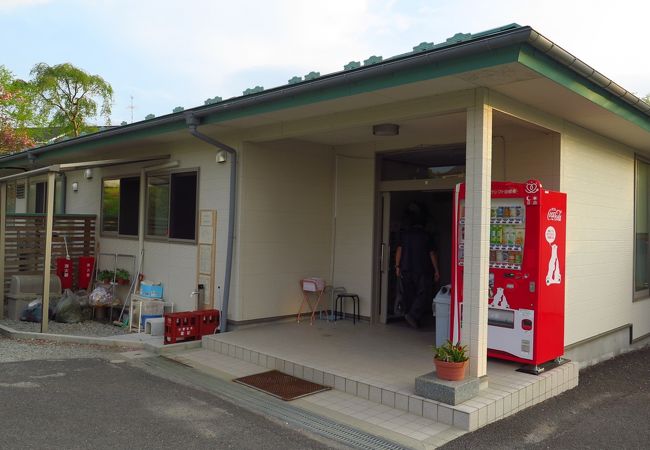 【鏡石】ぬるぬるの温湯で長湯