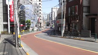 今はかなり急な普通の坂道では と思います