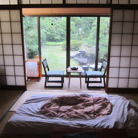 古き日本の懐かしさを感じる落ち着いた部屋とお庭でした