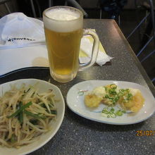 エビマヨ・もやし炒めと生ビール