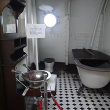 お風呂です！昔のハリウッド映画みたいですね