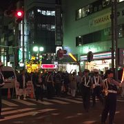 お祭り期間中は駅前周辺の車の移動が制限されますので注意！