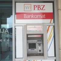 ホテル入り口設置のATM