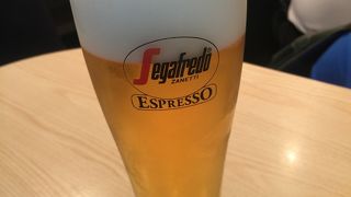 品川駅高輪口出口にあるカフェバー！