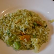 色々野菜の入ったジェノベーゼ風味パルミジャーノチーズリゾット