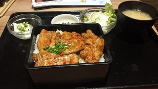 ちょい高めの肉厚豚丼