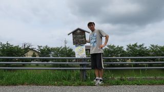 川沿いの散策路