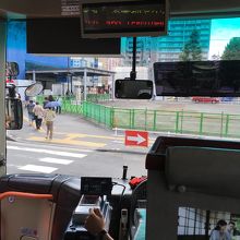 一番前の座席から。